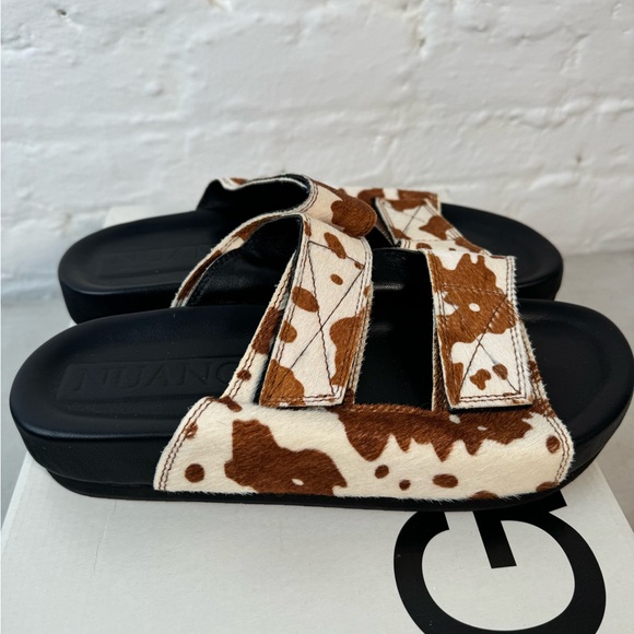 Nuance Cowhide Print Slides - Picture 2 of 15